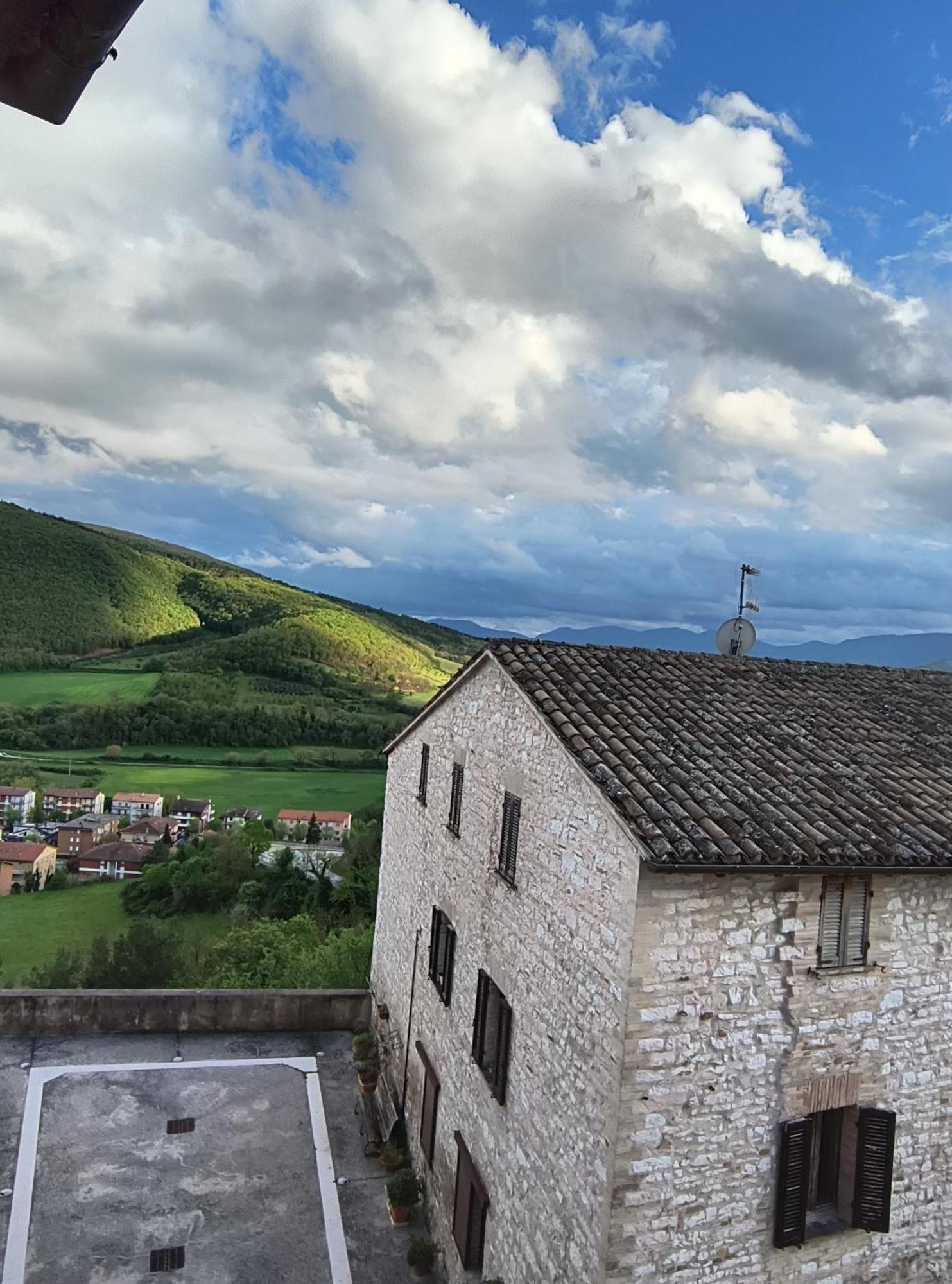 Degli Alessandri house Sassoferrato Esterno foto